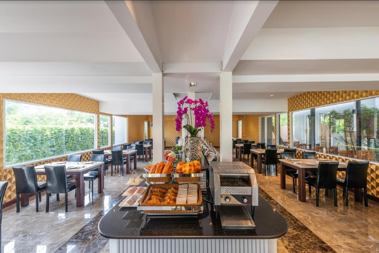 Hotel Napheera Royal Tel Ban Khlong Bang Krathiam Exteriér fotografie